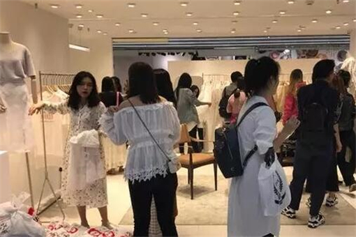 廣州女裝批發(fā)市場(chǎng)全攻略 這五大市場(chǎng)最值得逛